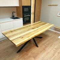 Стіл з масиву ясену