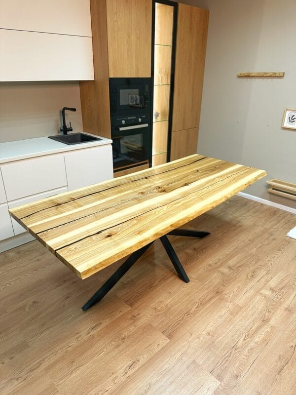 Стіл з масиву ясену