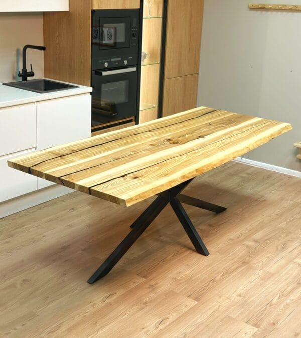 Стіл з масиву ясену