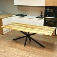 Стіл з масиву ясену