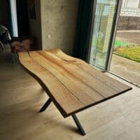 Стіл з масиву ясену