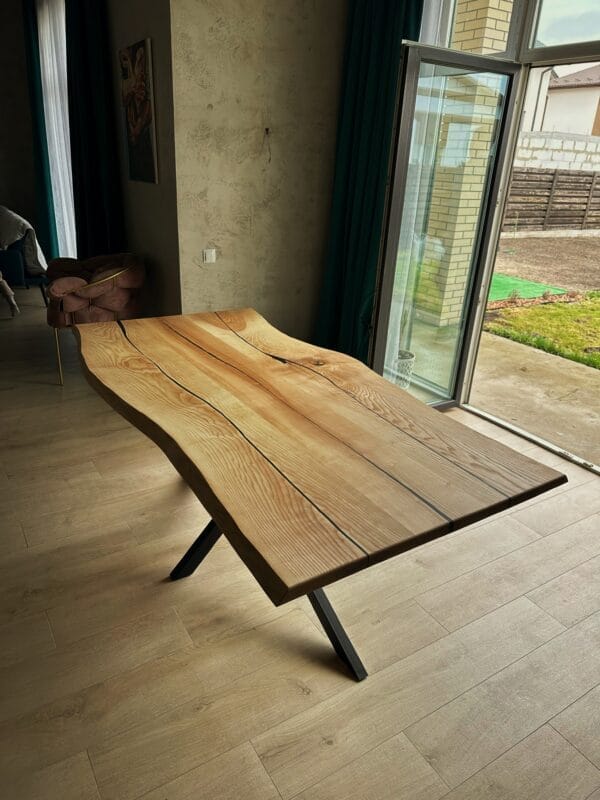 Стіл з масиву ясену