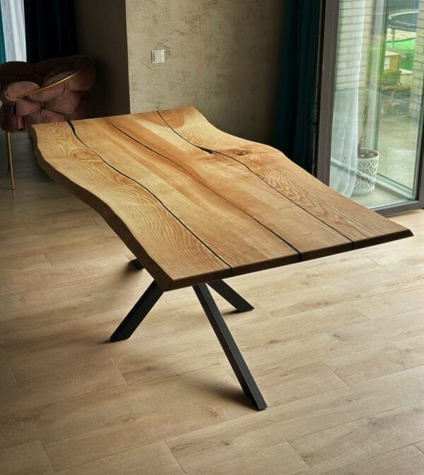 Стіл з масиву ясену