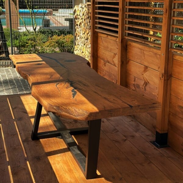 Стіл з цільного масиву дуба