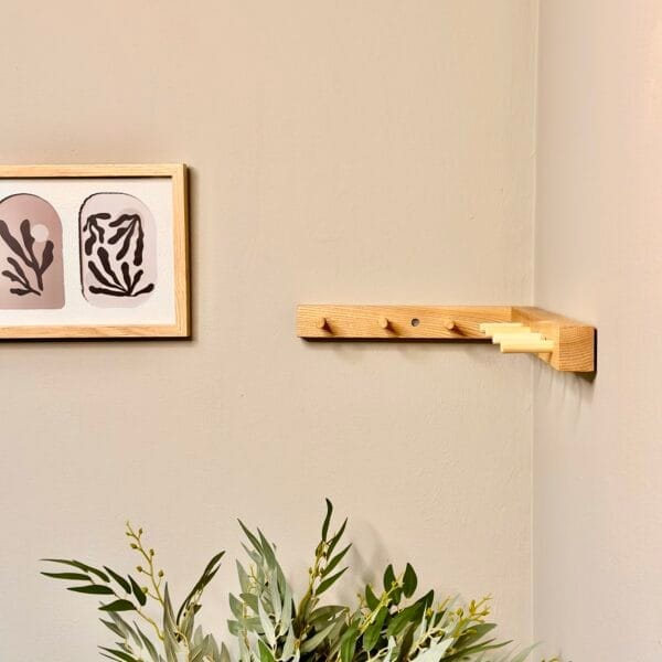 Кутова вішалка