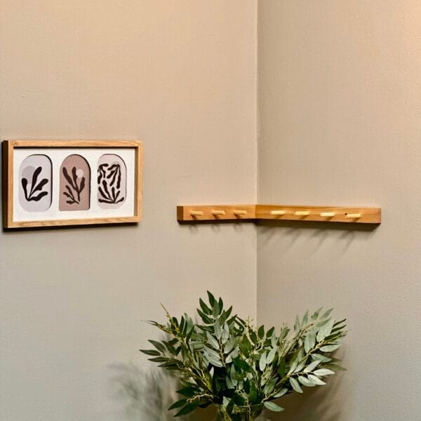 Кутова вішалка