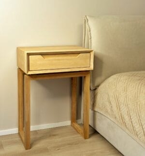 Приліжкова тумба
